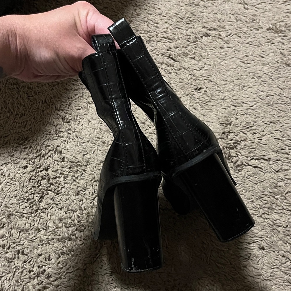 Sleek Black Croc-Embossed Ankle Boots - Picture 4 of 7